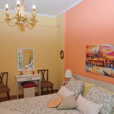 Cozy Acropolis Apartment
